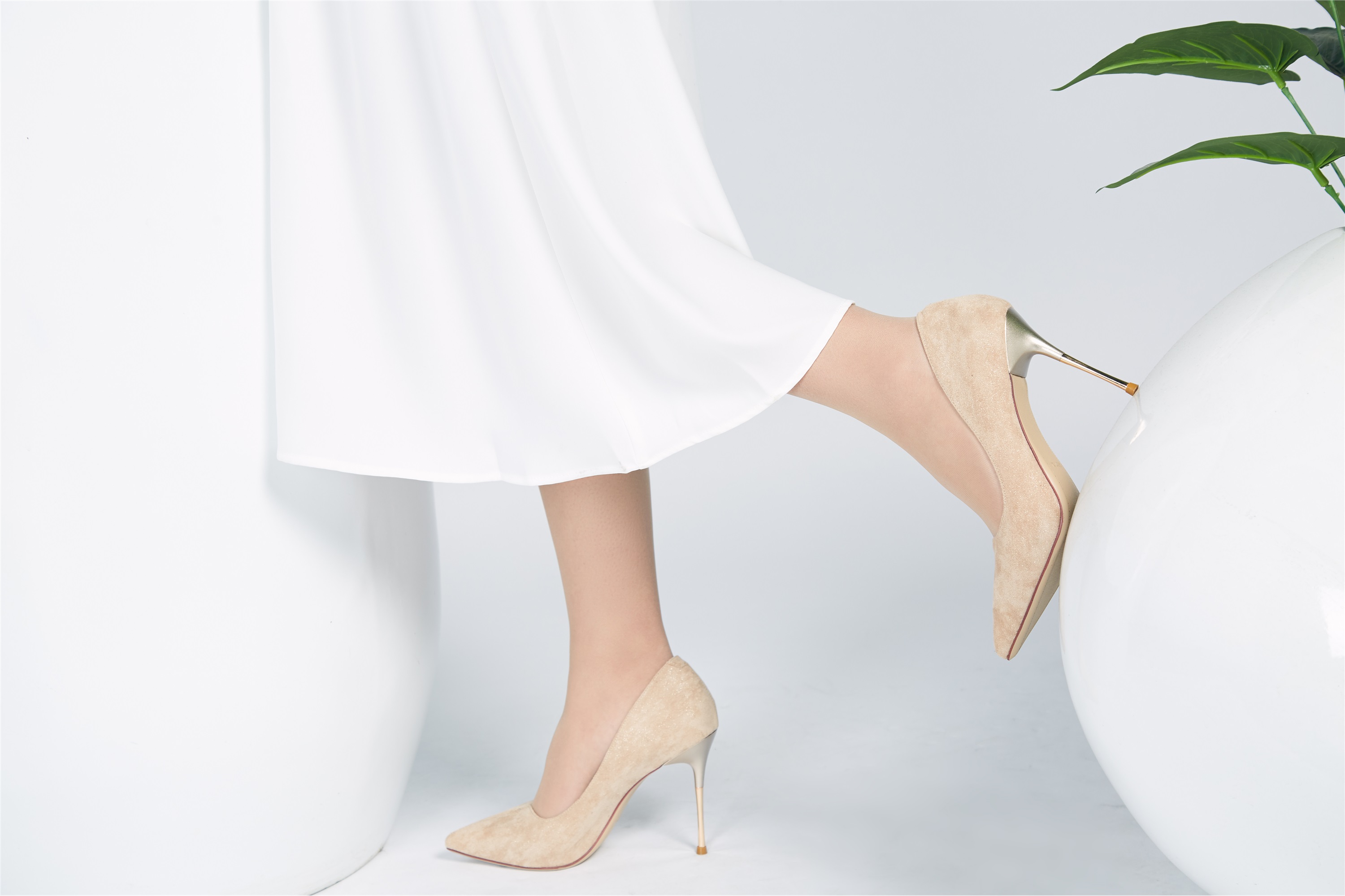 奈丝写真 NO.024 晨静-白色开衩连衣裙